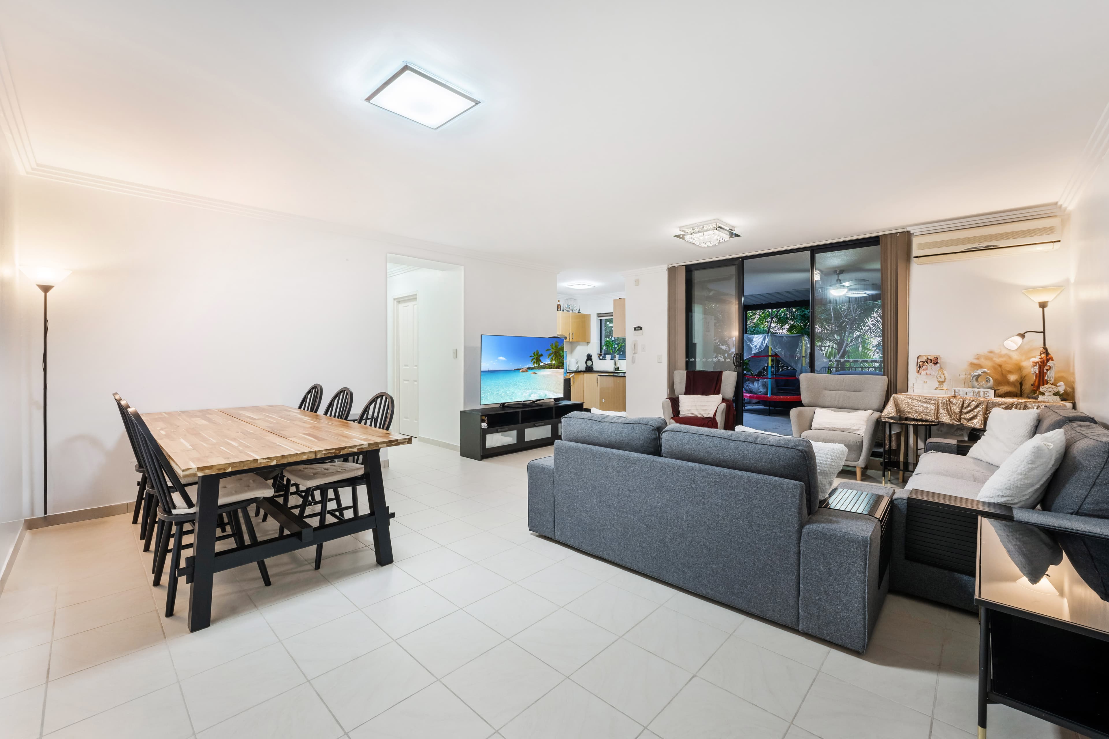 Modern Family Residence - Image 3