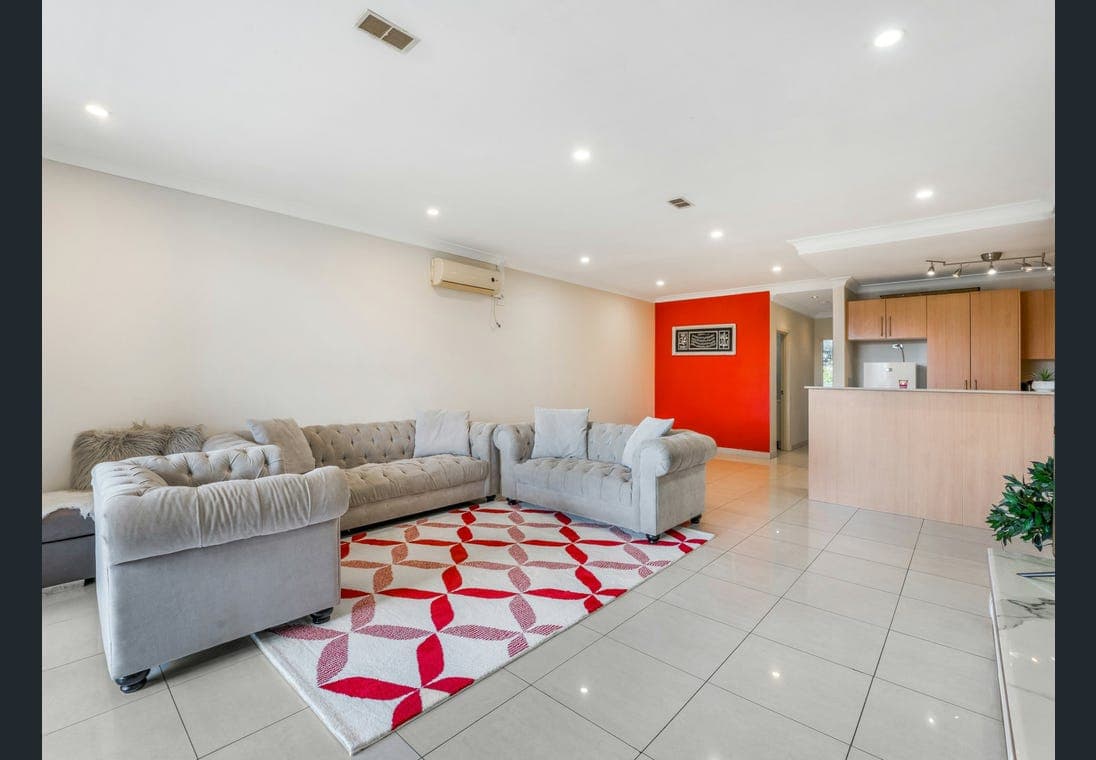 Spacious First Floor Unit - Image 3