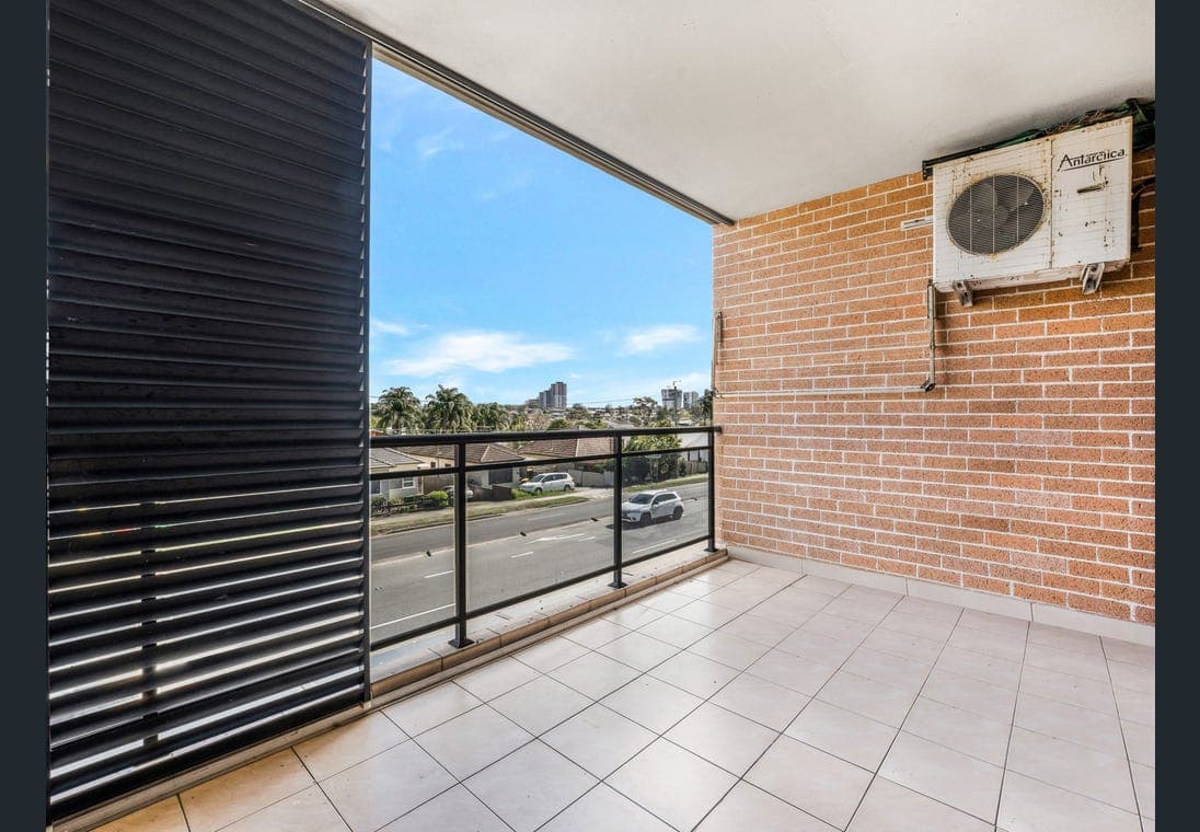 Spacious First Floor Unit - Image 8