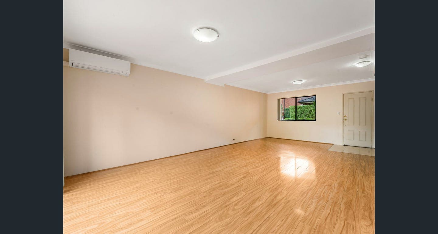 3 Bedroom Townhouse in Prime Location - Image 9